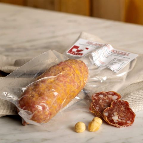 Salami mit Nocciola Piemonte mit Piemonteser-Haselnüssen